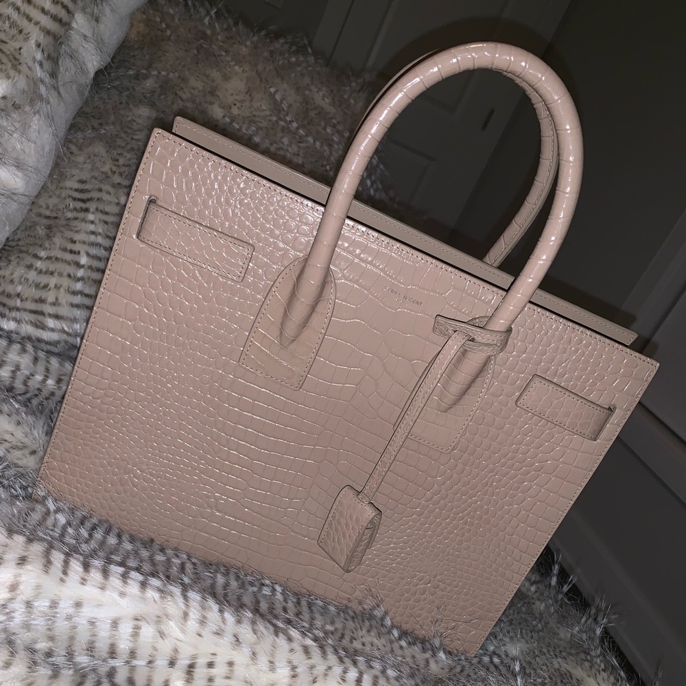 Meet your Posher, Leasia